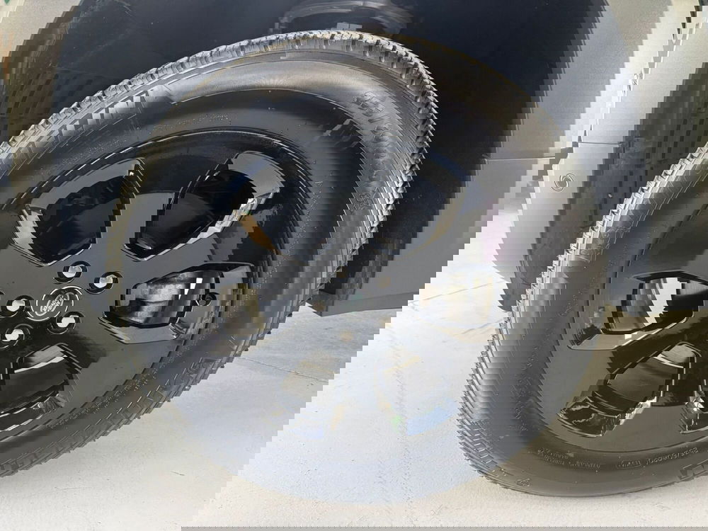 Land Rover Defender usata a Salerno (20)