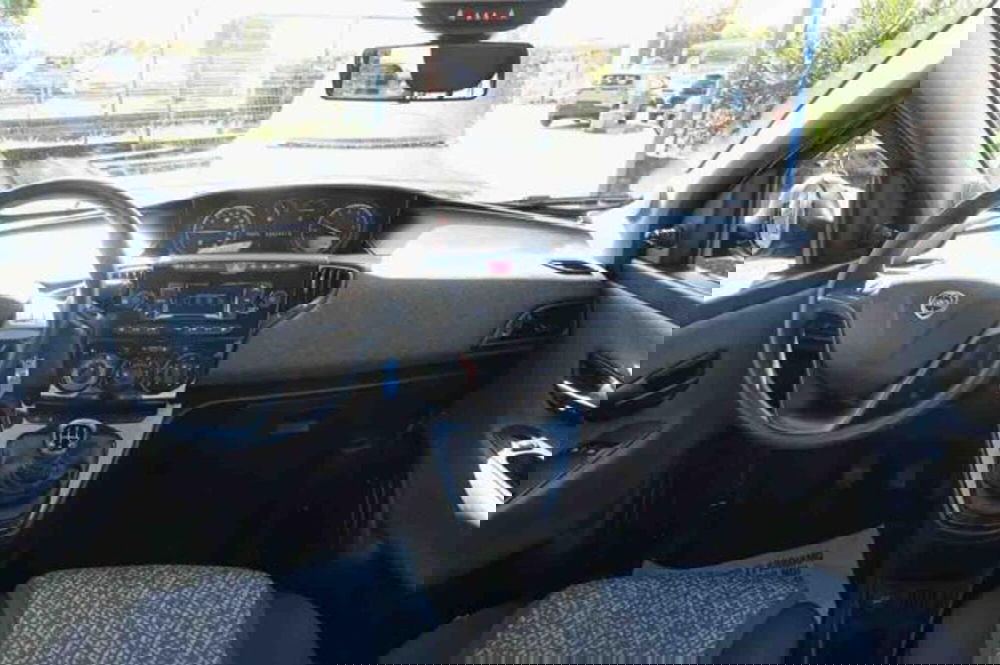 Lancia Ypsilon usata a Torino (10)