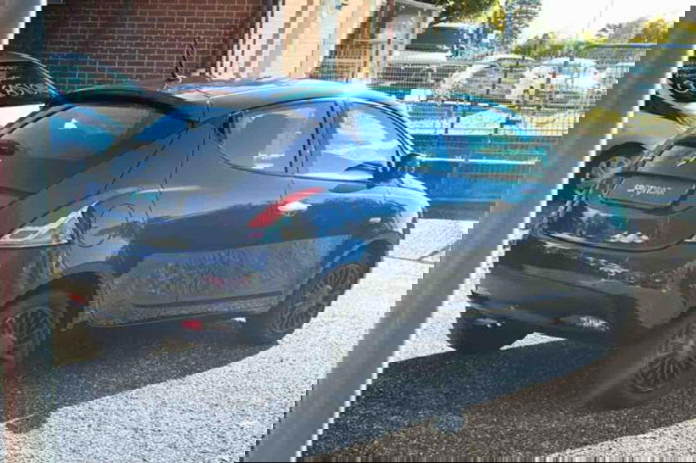 Lancia Ypsilon usata a Torino (5)