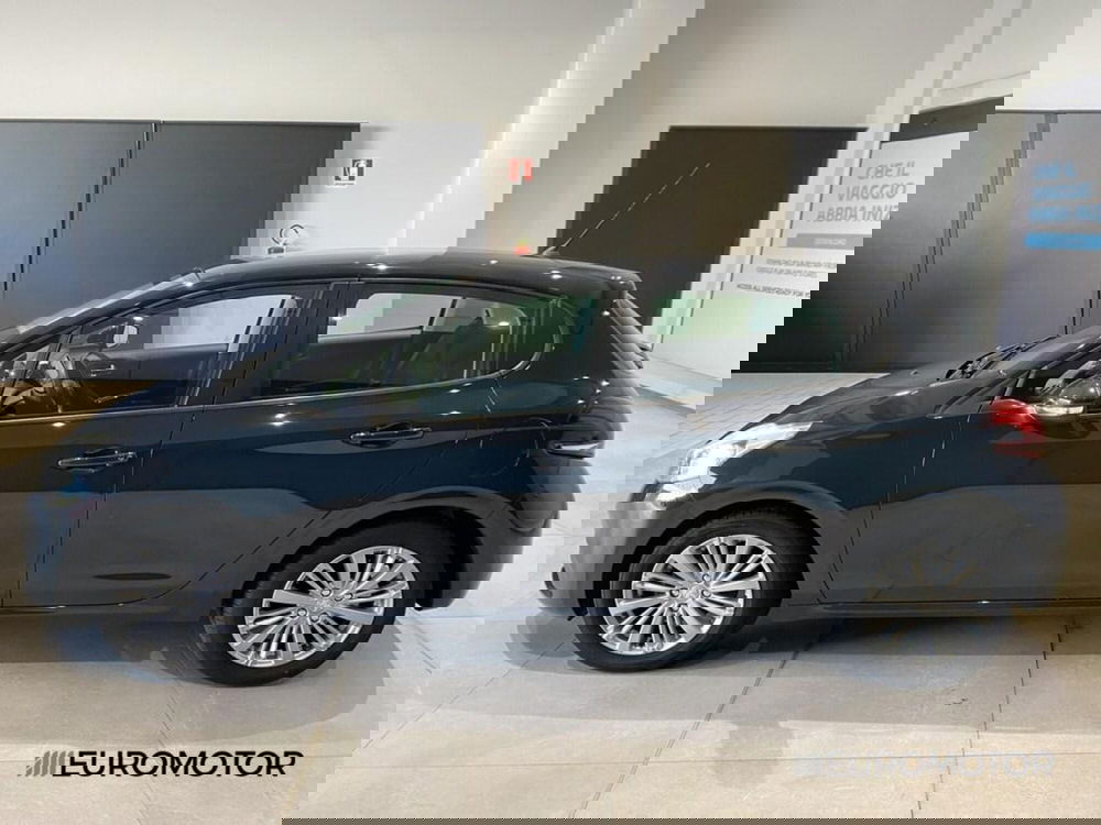 Peugeot 208 usata a Bari (10)