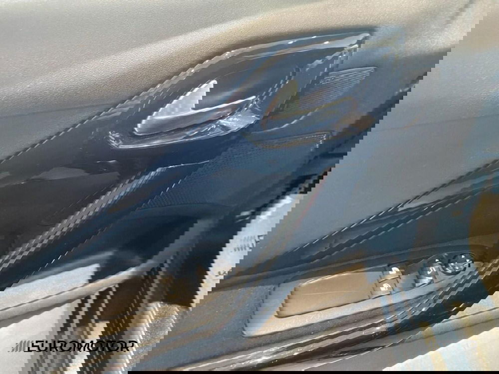 Peugeot 208 usata a Bari (11)