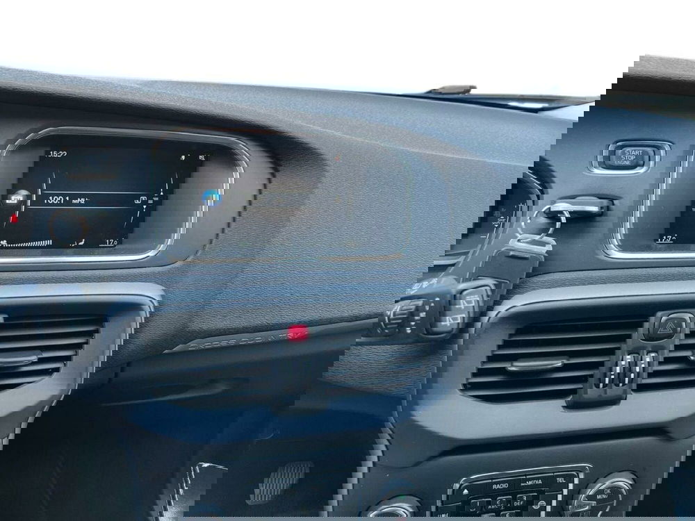 Volvo V40 Cross Country usata a Sondrio (13)