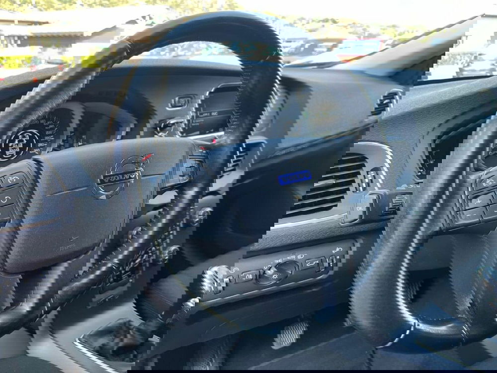 Volvo V40 Cross Country usata a Sondrio (15)