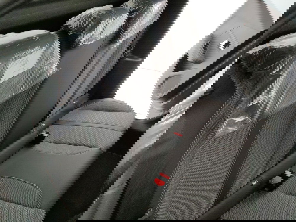 Peugeot 208 nuova a Caserta (11)