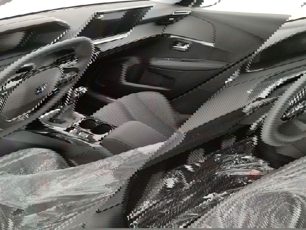 Peugeot 208 nuova a Caserta (17)