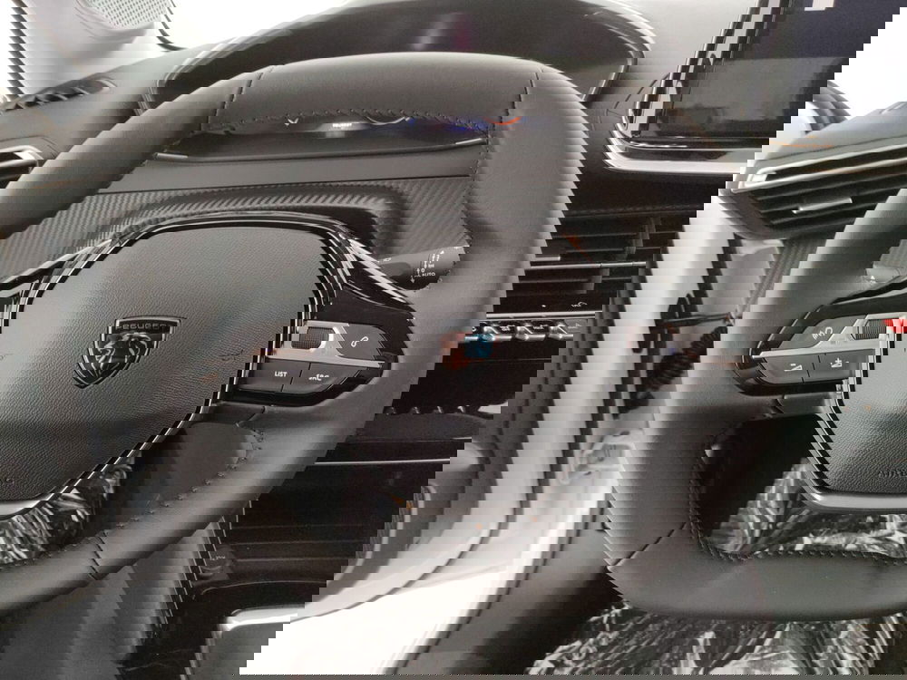 Peugeot 208 nuova a Caserta (18)