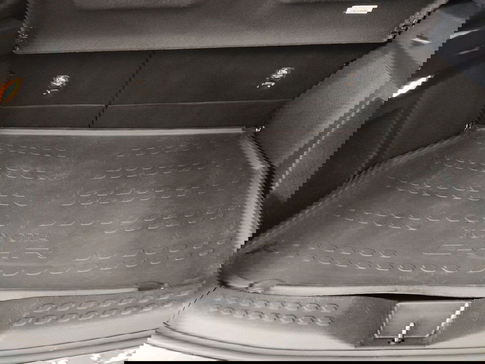 Toyota Toyota C-HR usata a Roma (12)