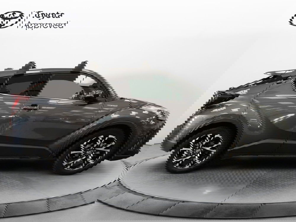 Toyota Toyota C-HR usata a Roma (16)