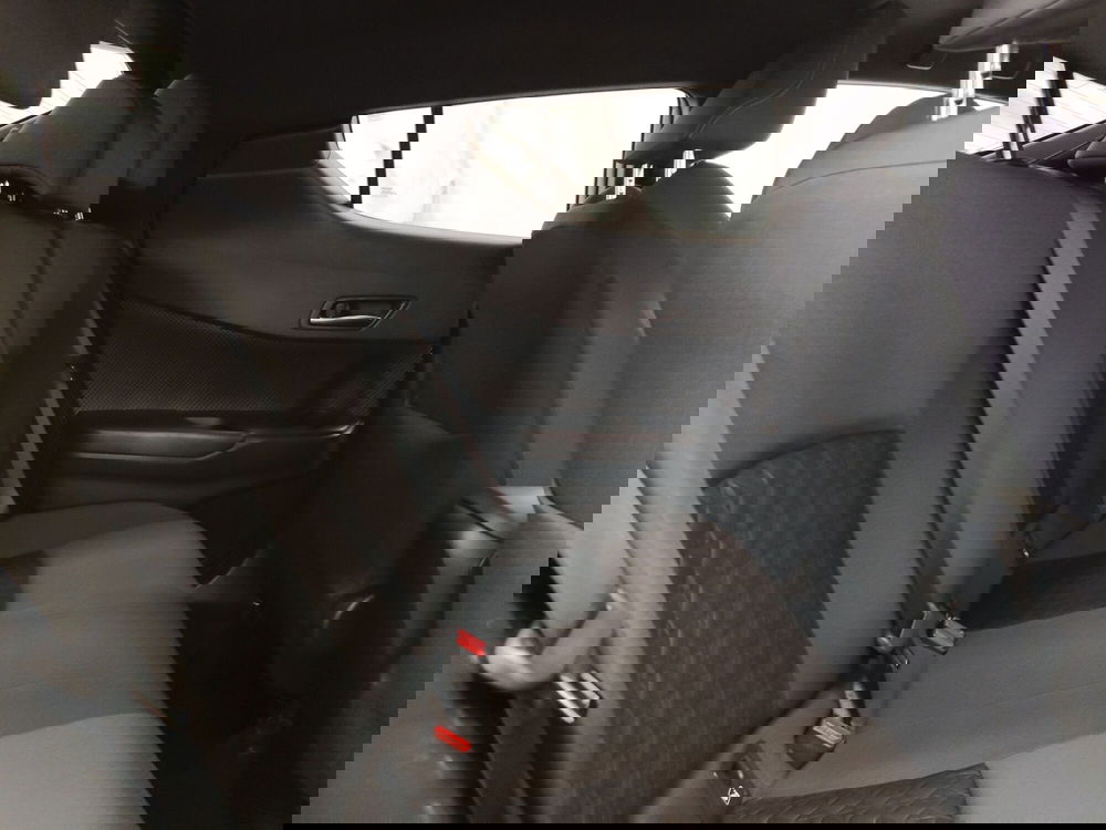 Toyota Toyota C-HR usata a Roma (8)