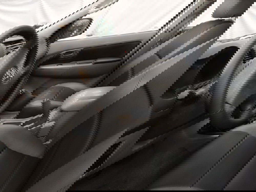 Toyota Hilux usata a Roma (13)