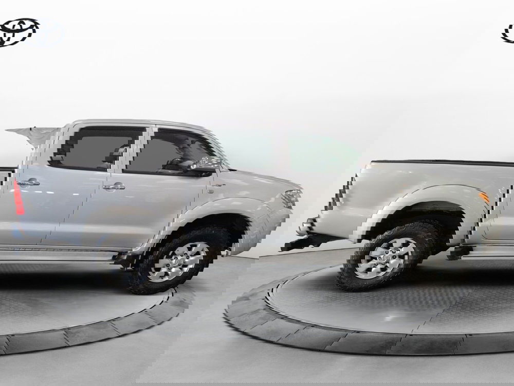 Toyota Hilux usata a Roma (16)