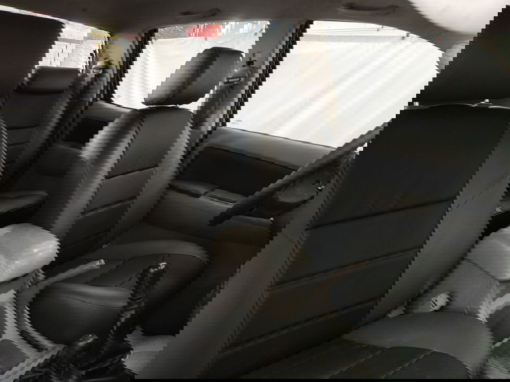 Toyota Hilux usata a Roma (6)