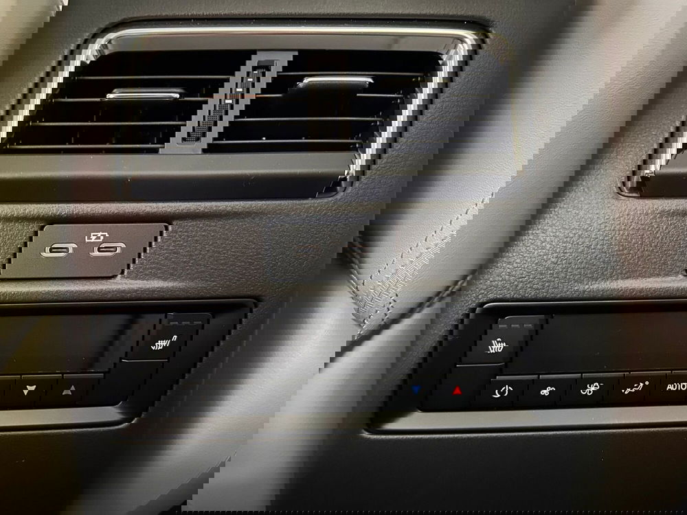 Mazda CX-80 nuova a Pavia (15)