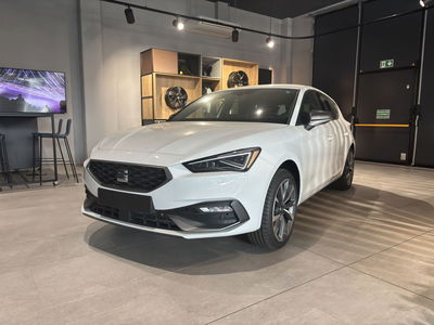 SEAT Leon 2.0 tdi FR 150cv dsg nuova a Ferrara