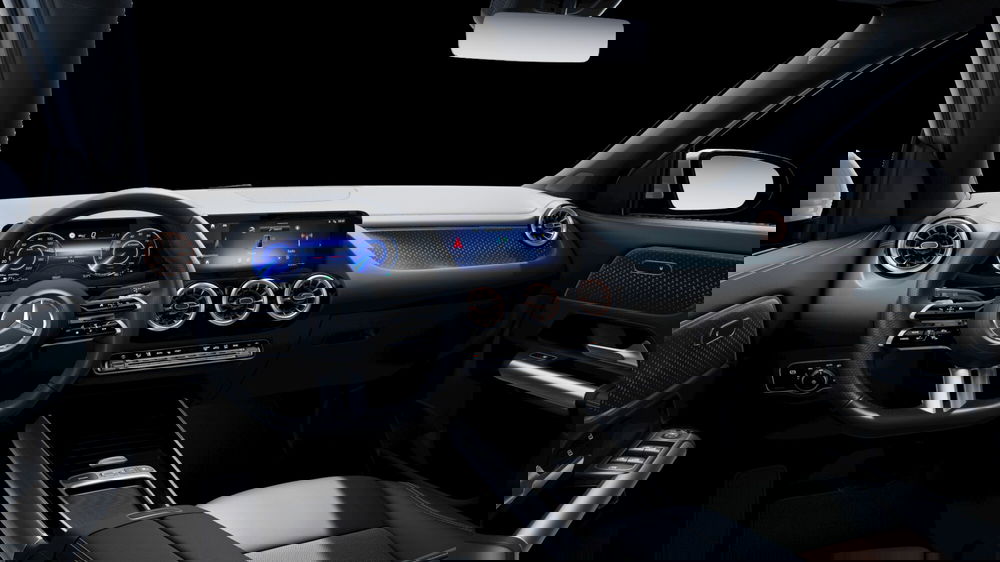 Mercedes-Benz EQA nuova a Milano (8)