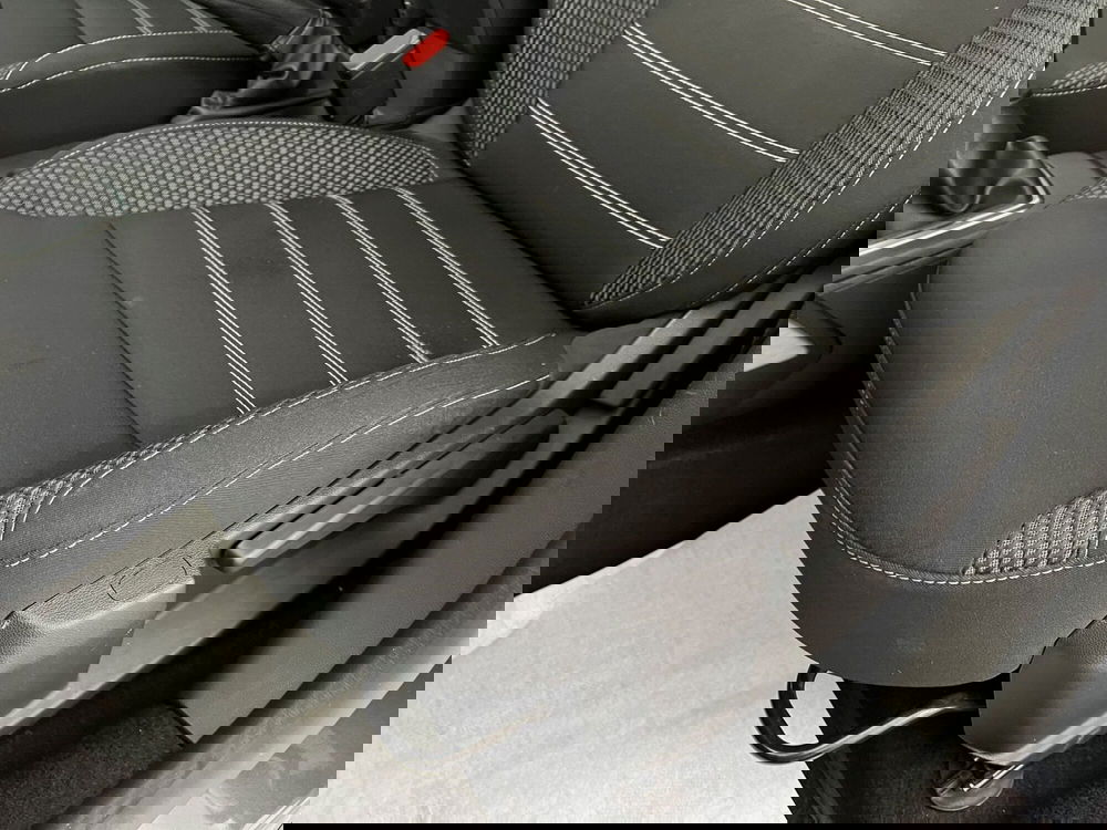 Dacia Duster usata a Bari (16)