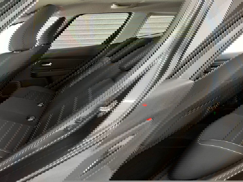 Dacia Duster usata a Bari (17)