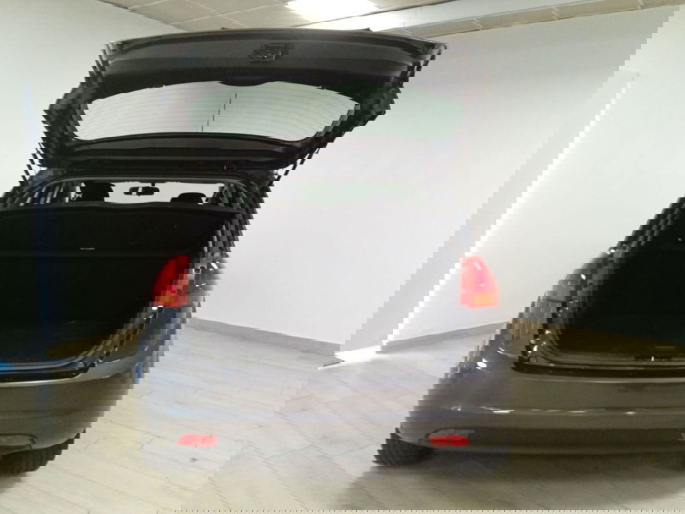 Kia Venga usata a Torino (8)