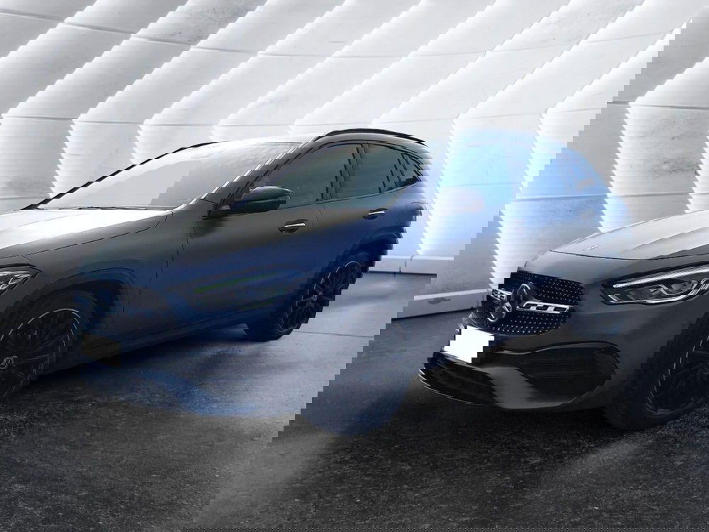 Mercedes-Benz GLA SUV usata a Salerno