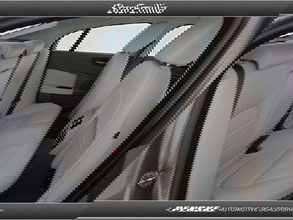 Jaguar XE usata a Bologna (18)