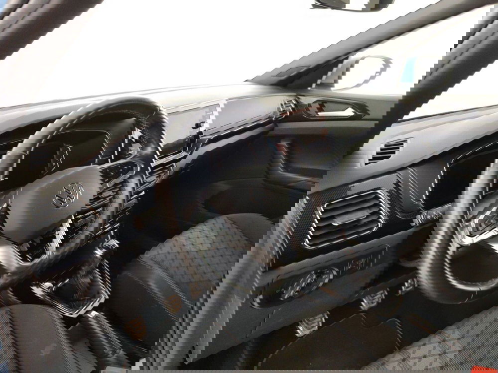 Volkswagen T-Cross usata a Massa-Carrara (8)