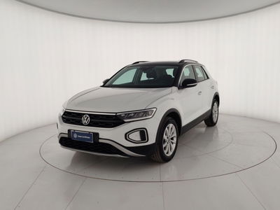 Volkswagen T-Roc 2.0 tdi Life 115cv del 2022 usata a Massa