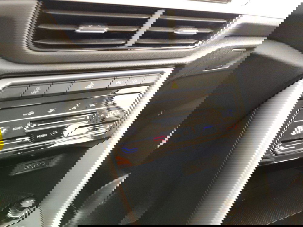 Volkswagen T-Roc usata a Massa-Carrara (12)