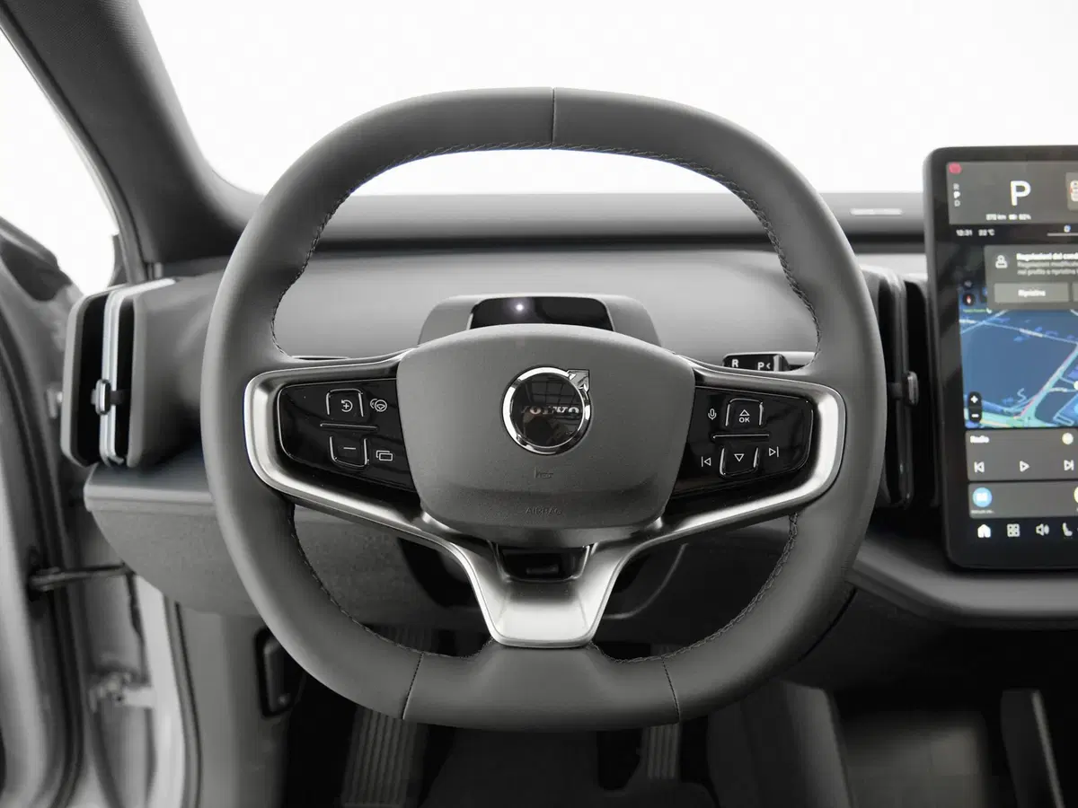 Volvo EX30 Cross Country nuova a Prato (10)