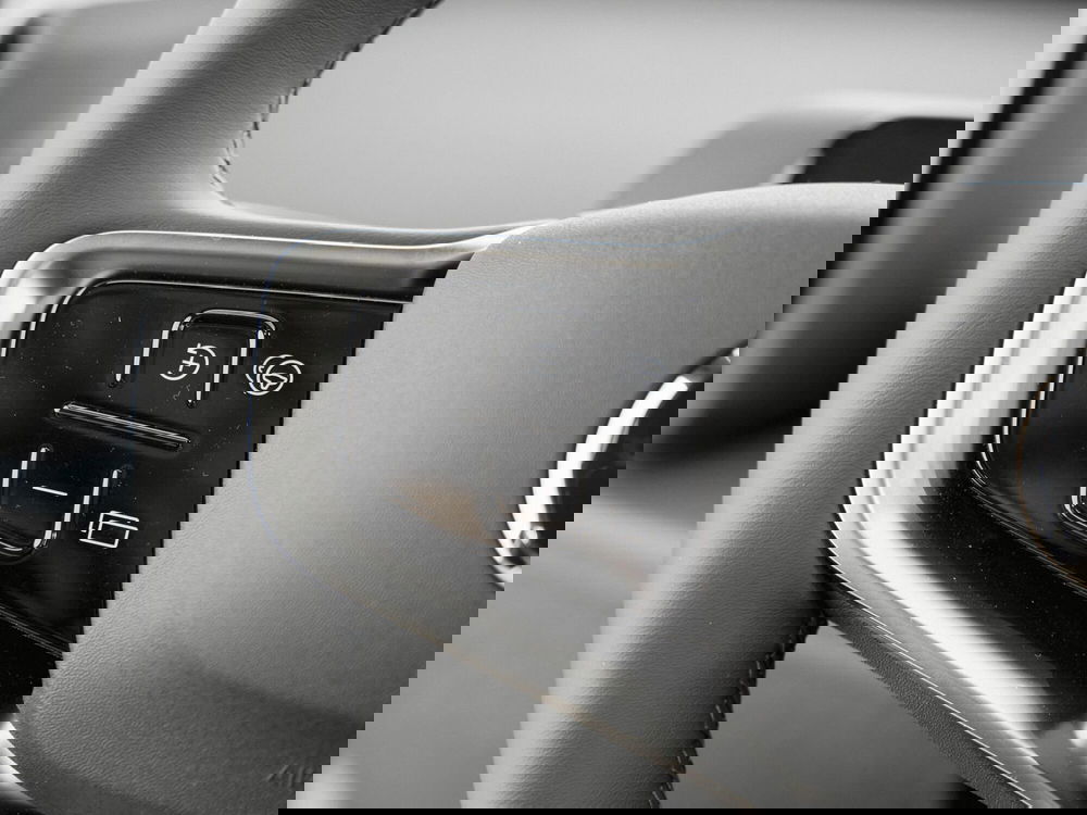 Volvo EX30 Cross Country nuova a Prato (11)