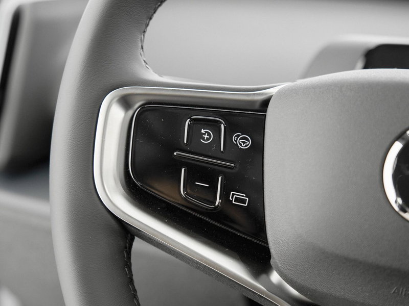 Volvo EX30 Cross Country nuova a Prato (11)