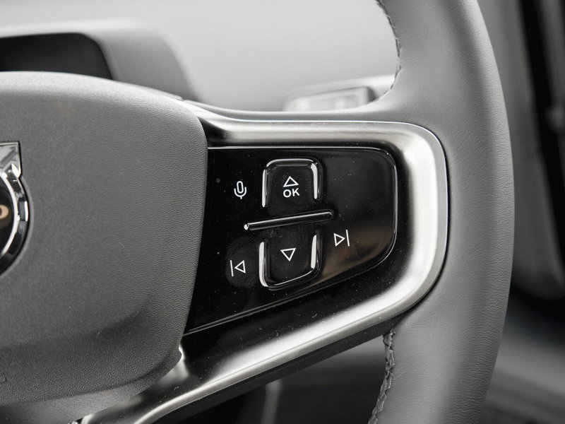 Volvo EX30 Cross Country nuova a Prato (12)