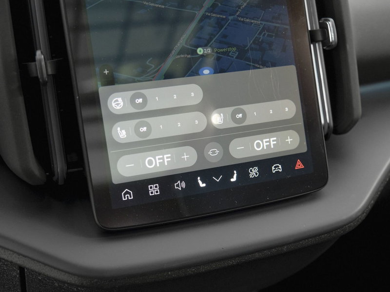 Volvo EX30 Cross Country nuova a Prato (16)