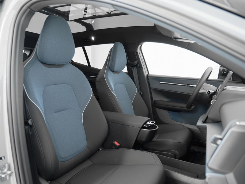 Volvo EX30 Cross Country nuova a Prato (18)