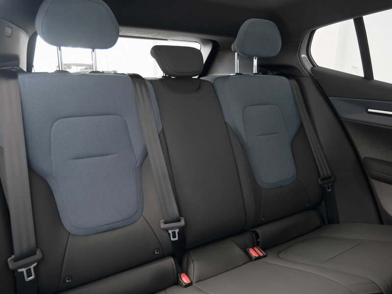 Volvo EX30 Cross Country nuova a Prato (20)