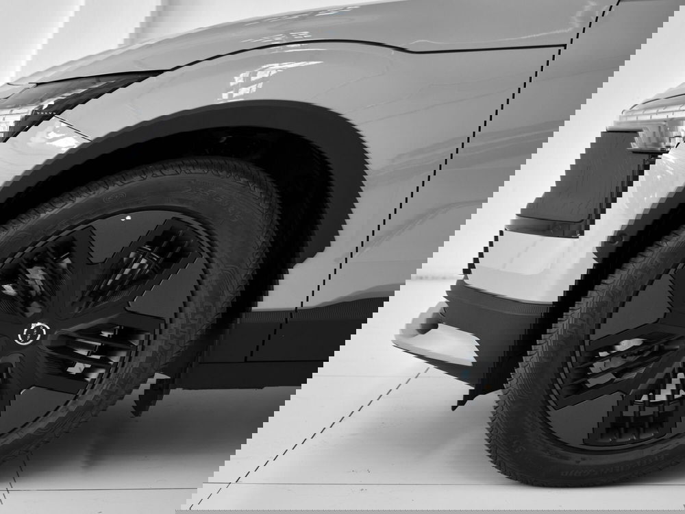 Volvo EX30 Cross Country nuova a Prato (4)