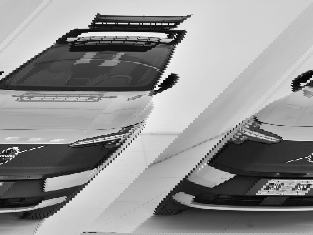 Volvo EX30 Cross Country nuova a Prato (5)