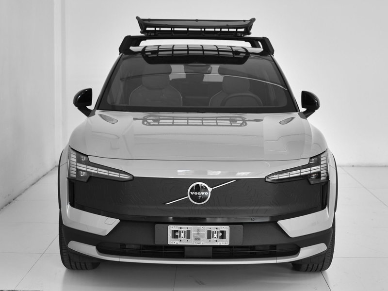 Volvo EX30 Cross Country nuova a Prato (5)