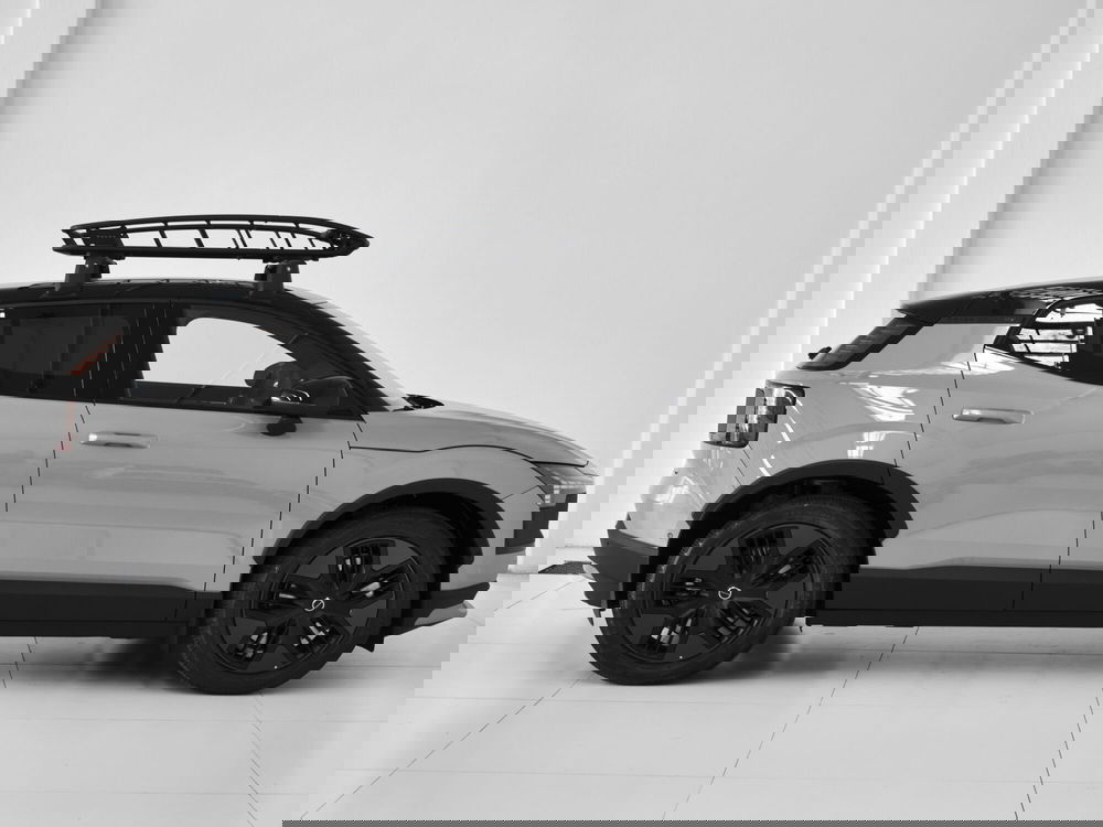 Volvo EX30 Cross Country nuova a Prato (7)