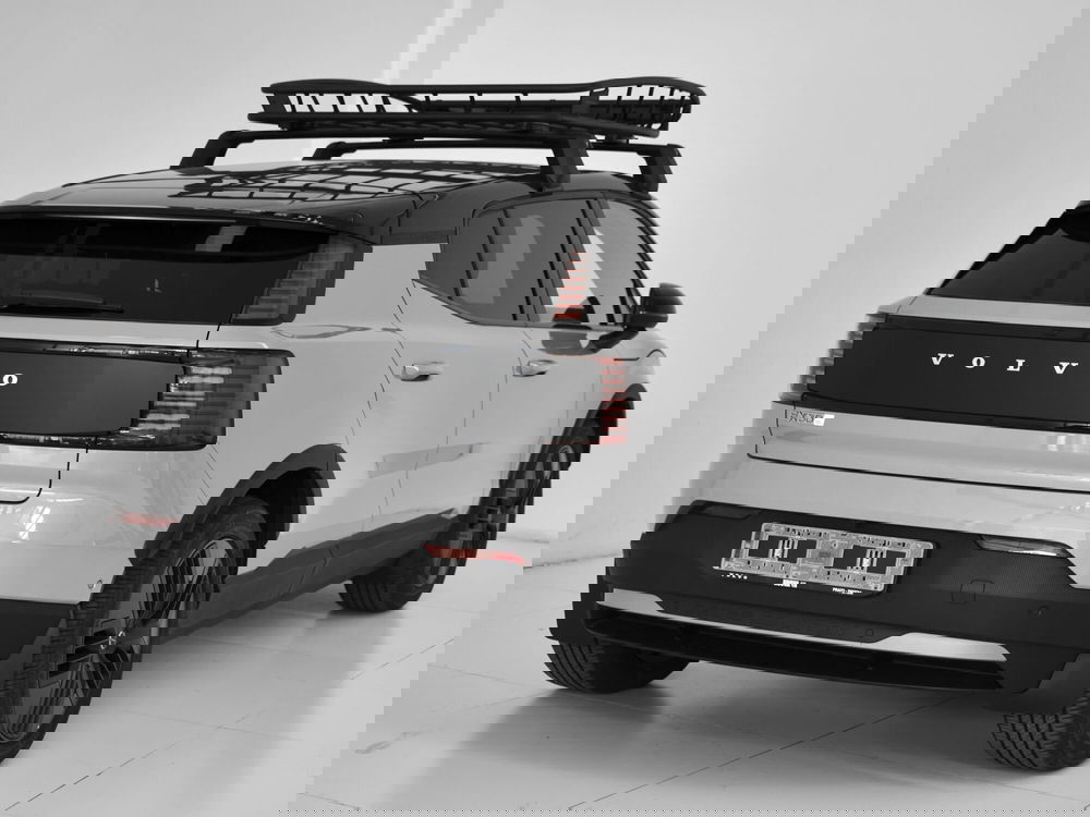 Volvo EX30 Cross Country nuova a Prato (9)