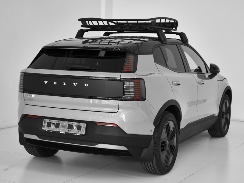 Volvo EX30 Cross Country nuova a Prato (9)