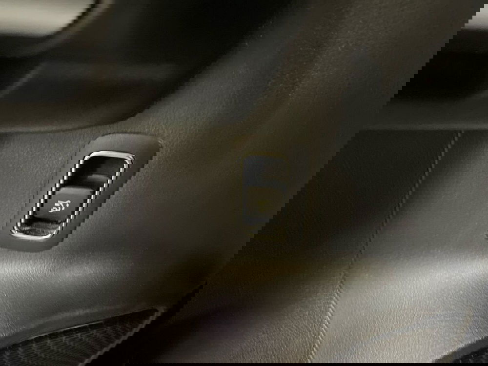 Mercedes-Benz GLB usata a Prato (19)