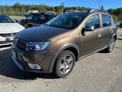 Dacia Sandero Stepway 1.0 TCe 100 CV ECO-G Comfort del 2020 usata a Ceccano