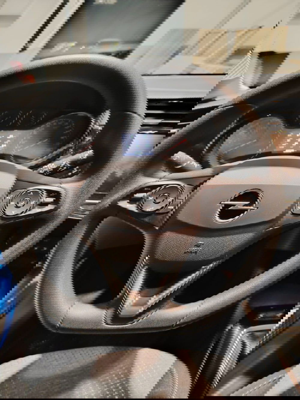 Opel Corsa usata a Massa-Carrara (12)