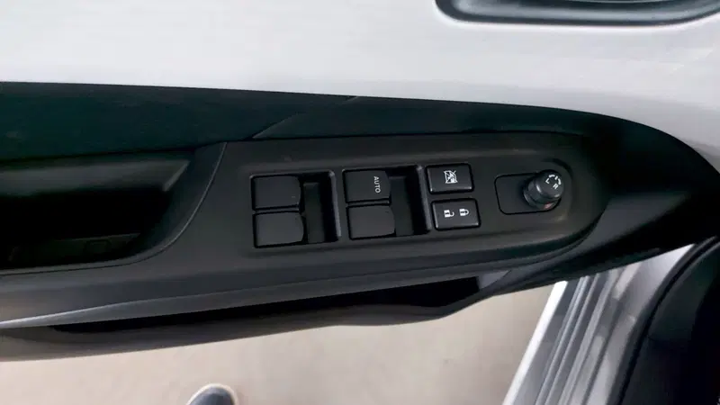 Suzuki Swift nuova a Milano (12)