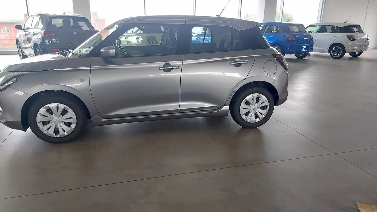 Suzuki Swift nuova a Milano (2)