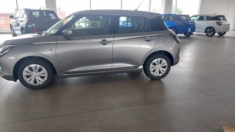 Suzuki Swift nuova a Milano (2)