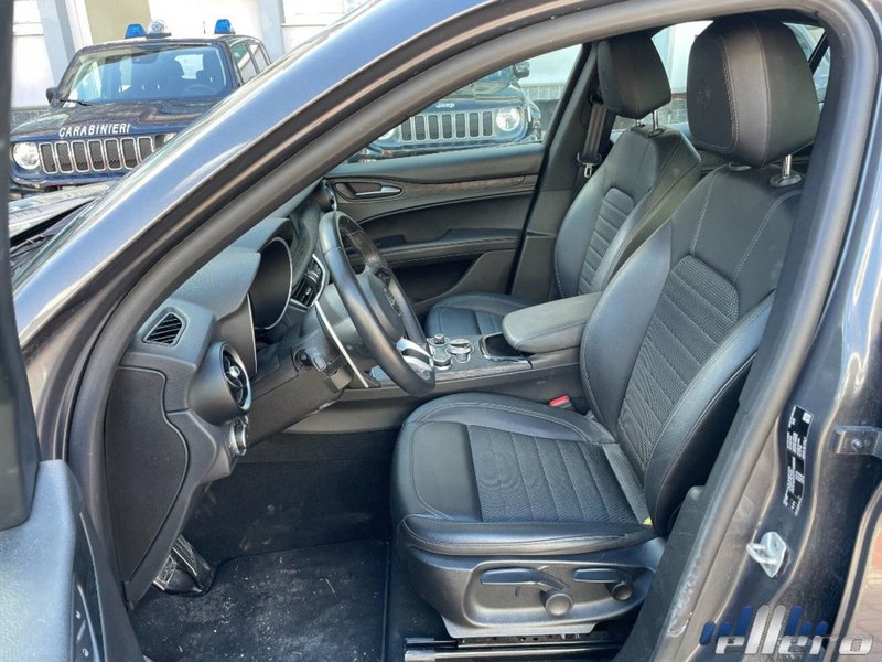 Alfa Romeo Stelvio usata a Cuneo (10)