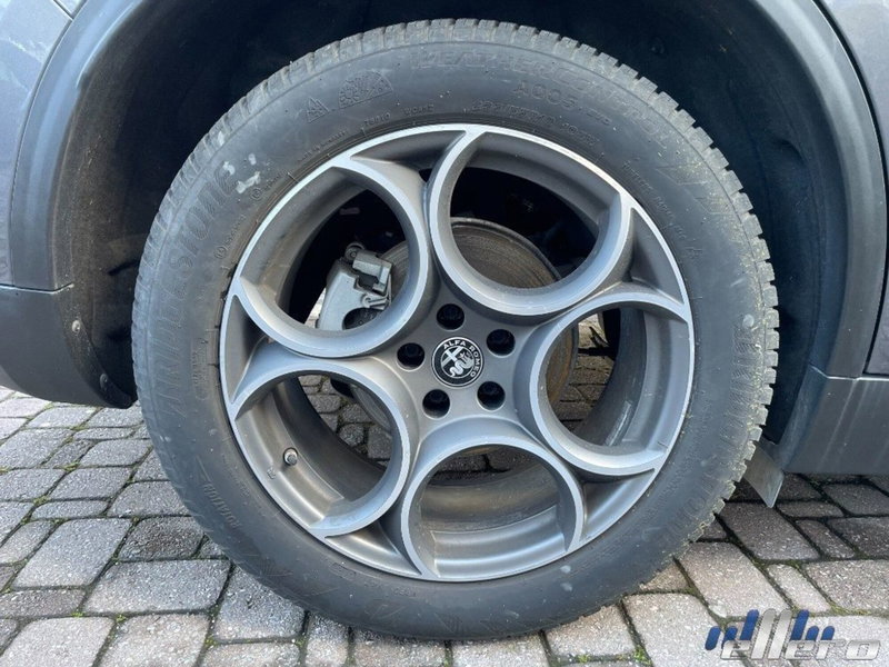 Alfa Romeo Stelvio usata a Cuneo (13)