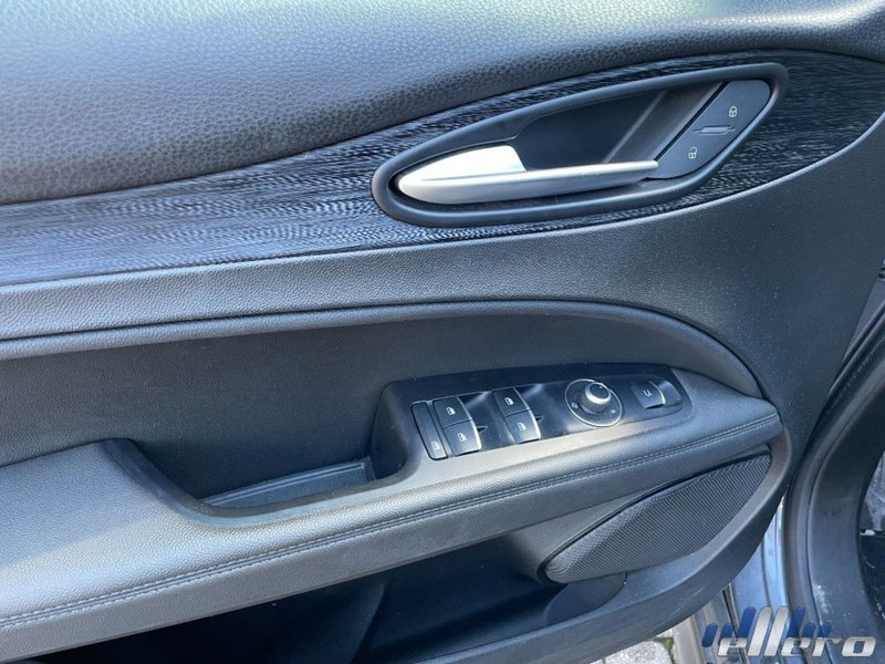 Alfa Romeo Stelvio usata a Cuneo (14)