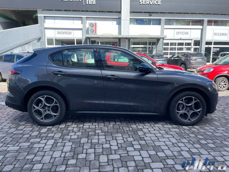 Alfa Romeo Stelvio usata a Cuneo (4)